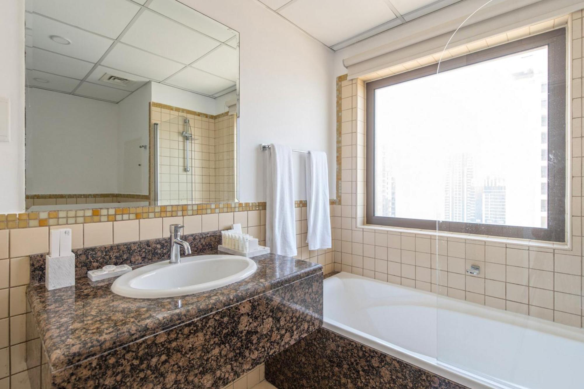 Stunning Marina & Sea View 4 Bedroom Apartment, Murjan 6 Jumeriah Beach Dubai Exterior foto
